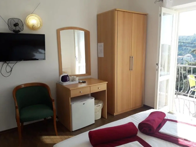 Standard Triple room with balcony