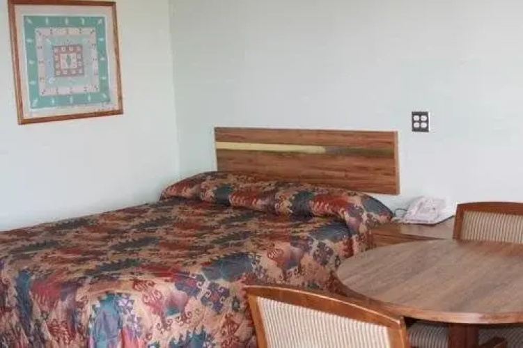 Coachway Inn
