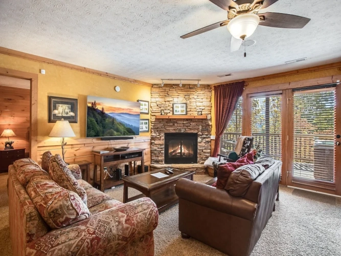 4 Bedrooms Studio