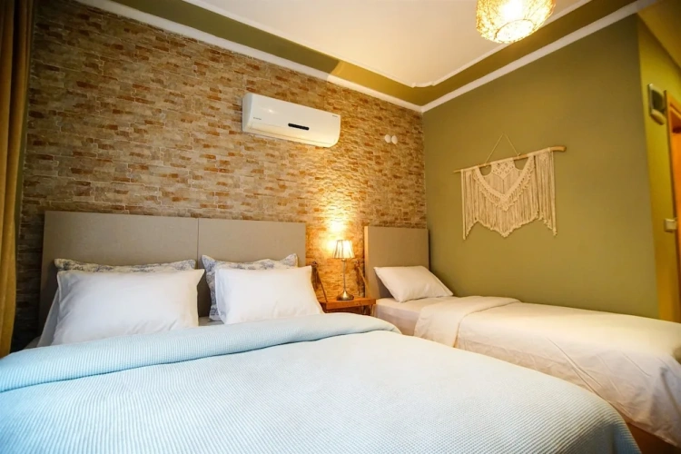 Standard Twin room with balcony