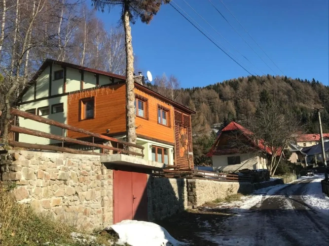 3 Bedrooms Cottage