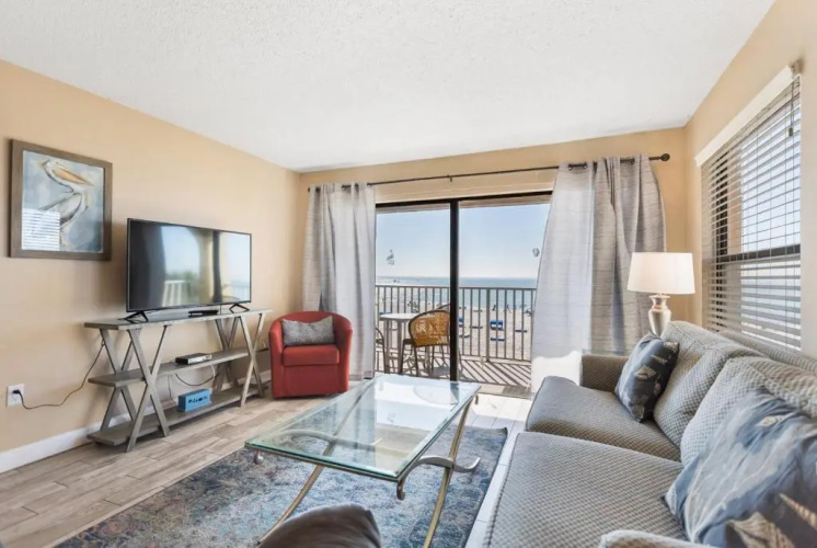 212 Beach Place Condos