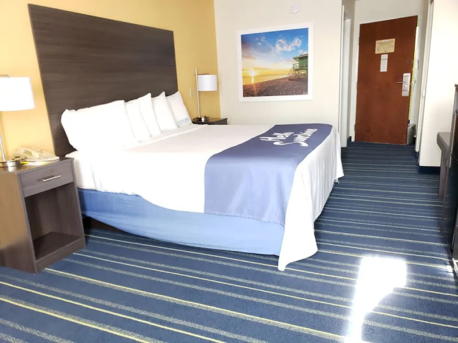 Days Inn Burlington East