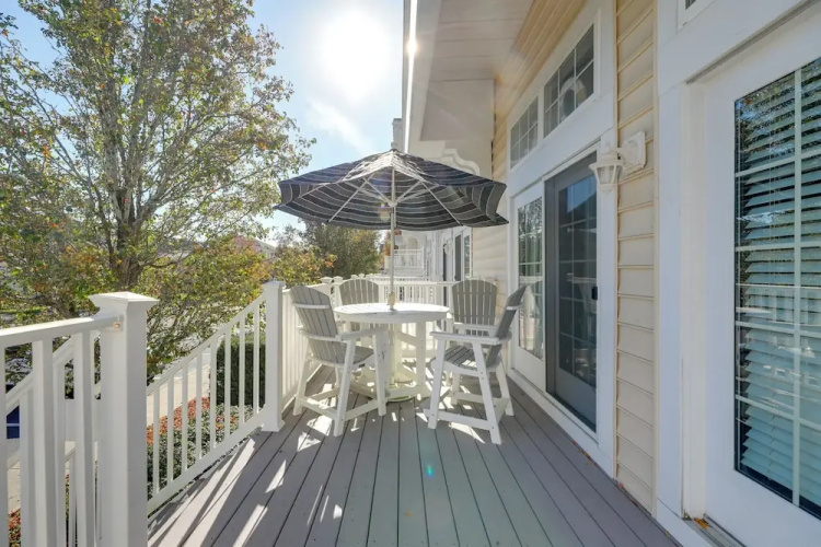 Game Room & Community Perks! Ocean View Retreat