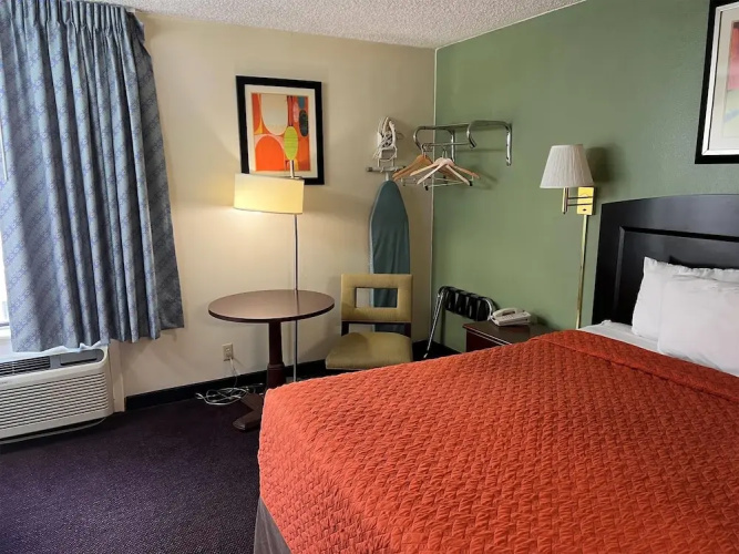 Days Inn Southern Hills/ORU
