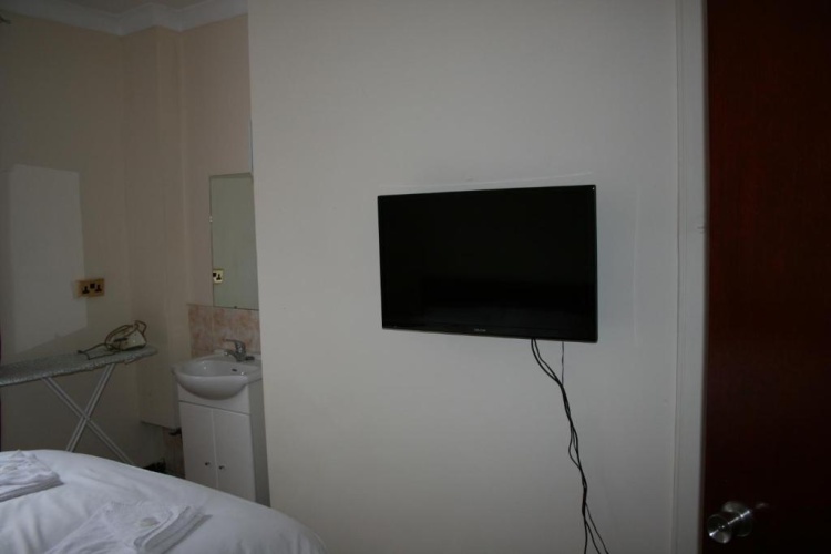 3 Bedrooms Apartment