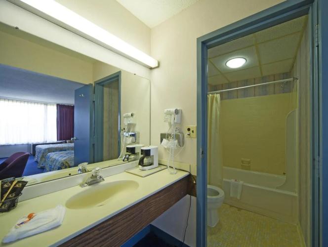 Express Airport Inn