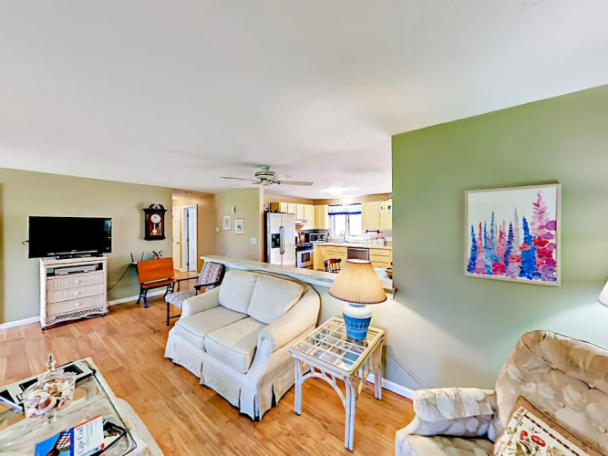312 Carriage Lane Home - 4 Br home by RedAwning