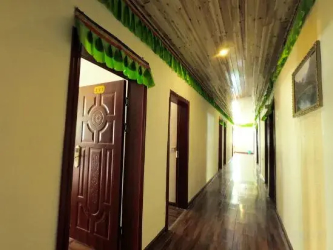 Daocheng Snowberg Inn