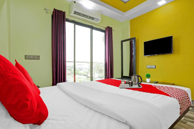 OYO 70016 Om Sai Ram Residency