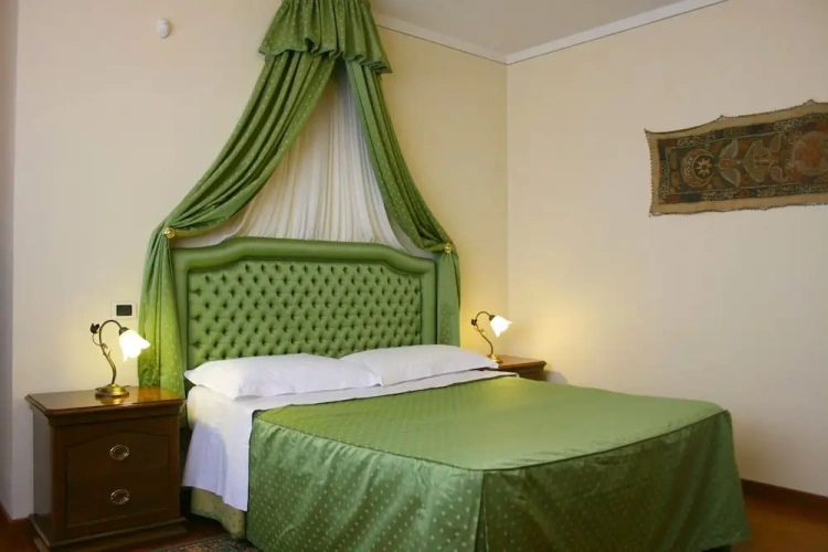 6 Bedrooms Villa with garden view