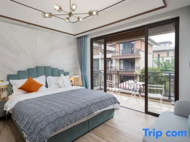 2 Bedrooms Villa