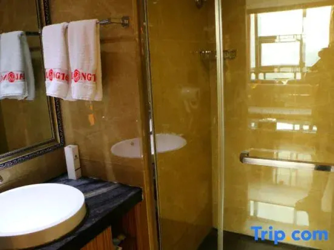Hualong 168 Hotel