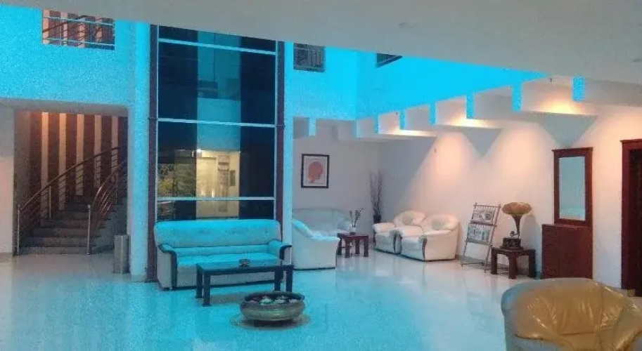 Hotel Raj Residency