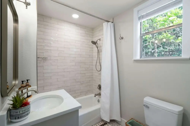 3 Separate Homes Walkable to Soco