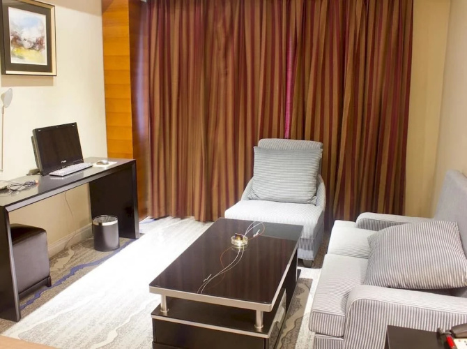 Eral Hotel