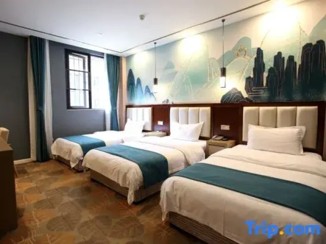Standard Triple room