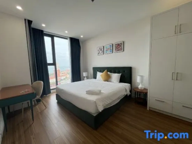 1 Bedroom Apartment with balcony
