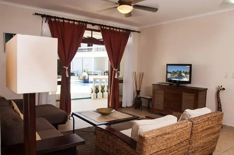 Large Ground Floor Condo Steps From the Pool