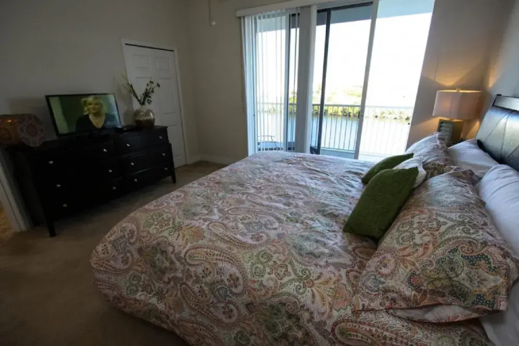 579 Little Harbor