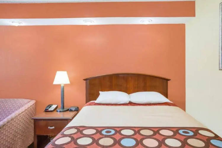 Super 8 Motel - Wilmington