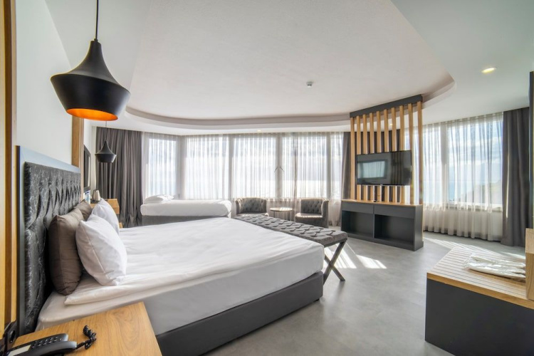 Golda Hotel