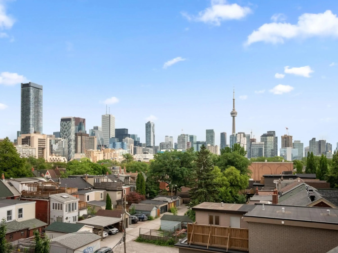 Sleek 1BR + office Condo - CN Tower/Skyline view