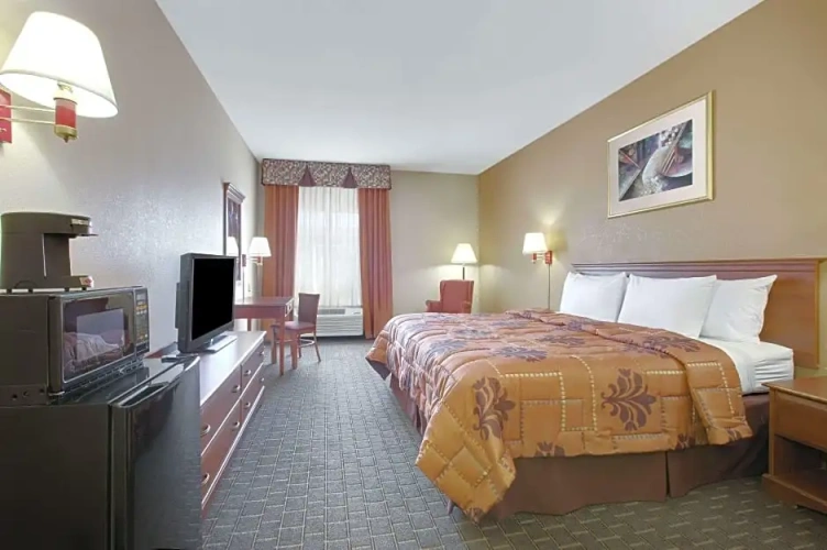 Standard Double room with city view