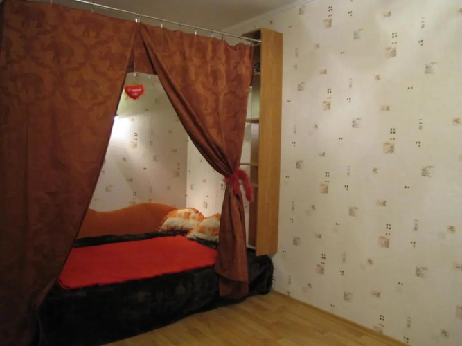 A comfortable 18m room with balcony