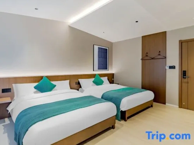Family Suite with courtyard view