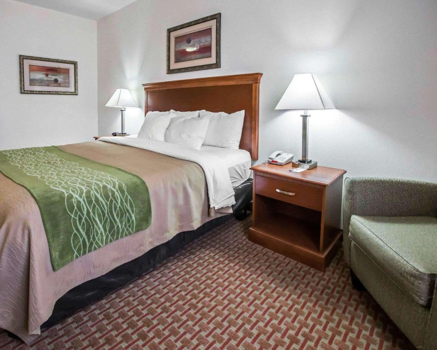 Comfort Inn Hebron-Lowell Area