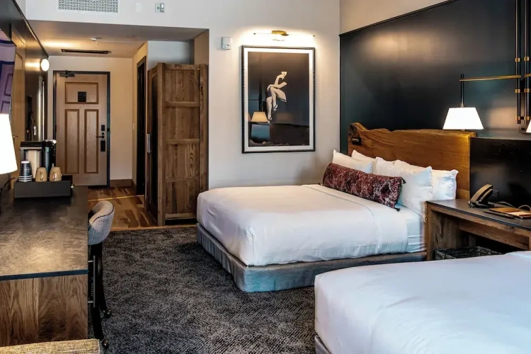 Classic Quadruple room