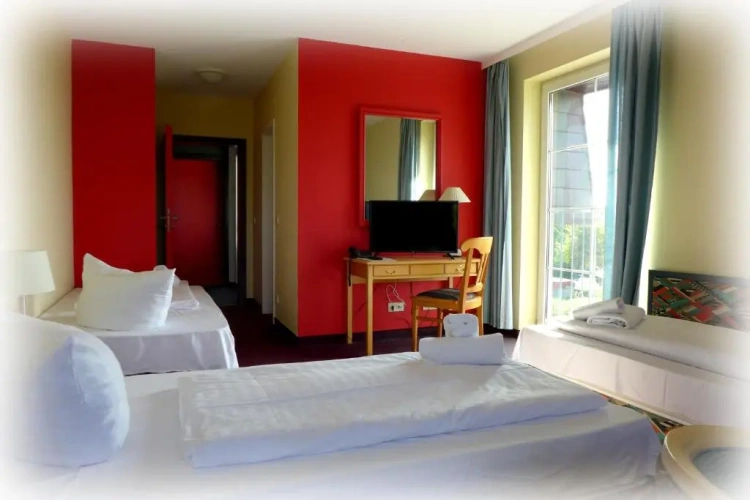 Standard Triple room