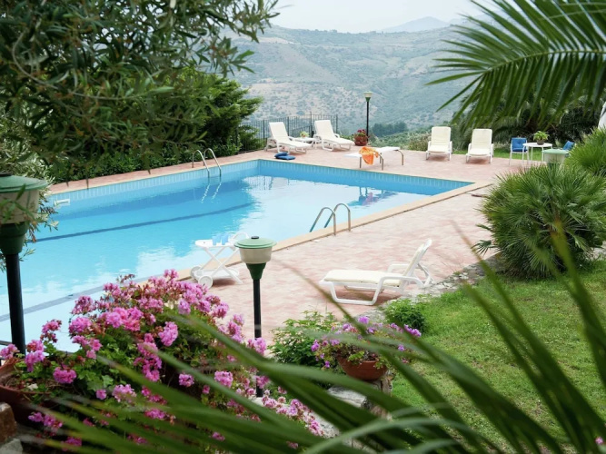 Luxurious Holiday Home in Collesano With Pool