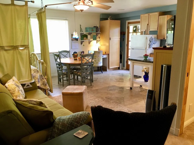 Sandra D's Country Guest House
