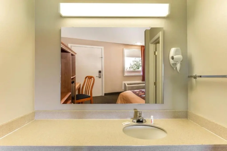 Standard Sextuple room