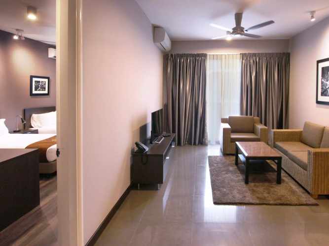 Acappella Suite Hotel
