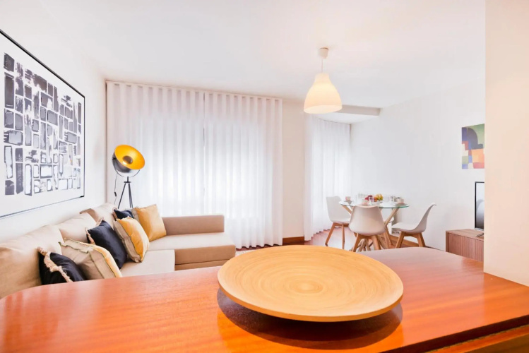BmyGuest - Central Garage Apartment