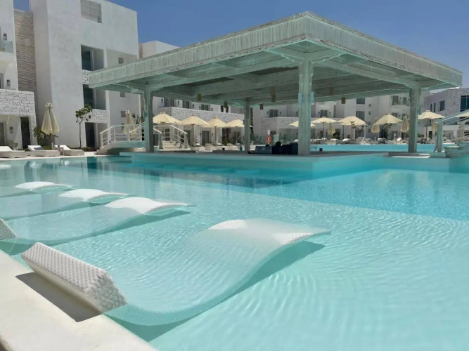 Tanoak Hotel