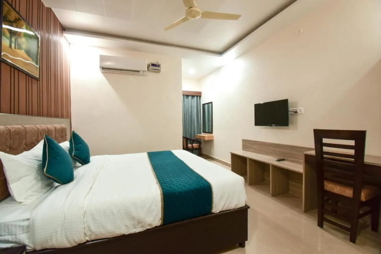 Hotel advantage inn