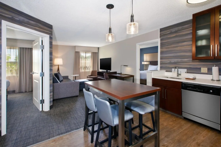 Hawthorn Suites By Wyndham Ann