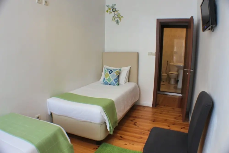 Standard Twin room with balcony