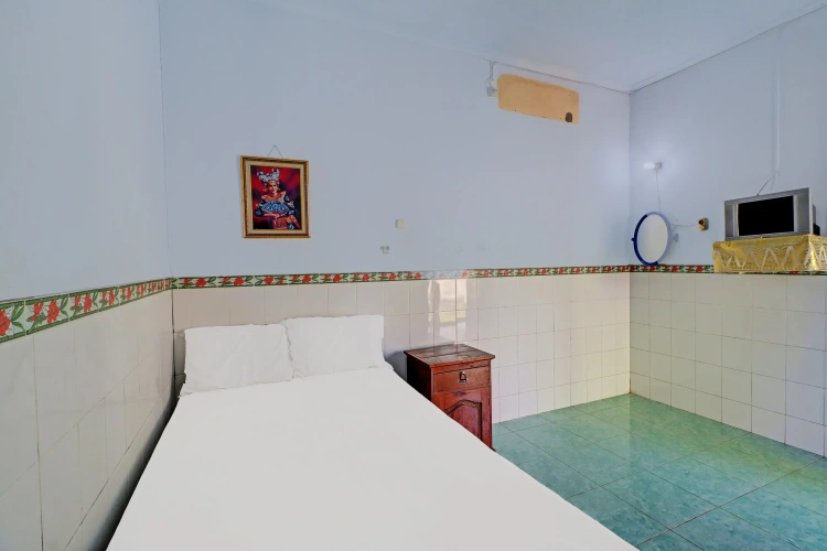Spot On Non-AC Double room