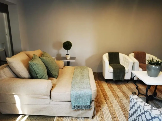 2 Bedrooms Villa