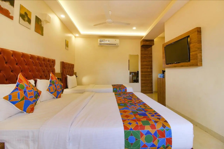 FabHotel Peninsula