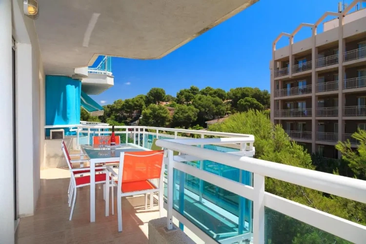 2 Bedrooms Double Family Apartment