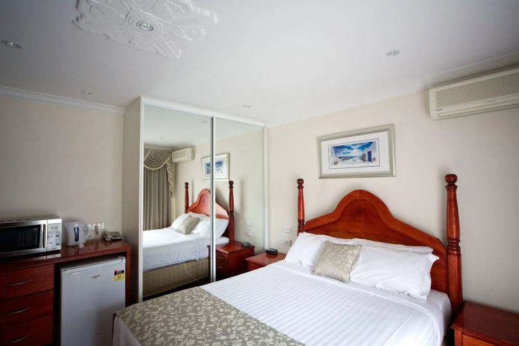 Sanctuary House Healesville Motel