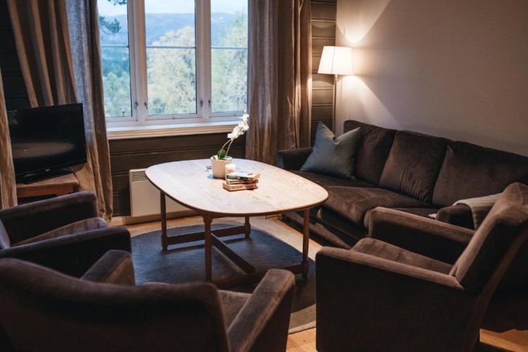 3 Bedrooms Apartment