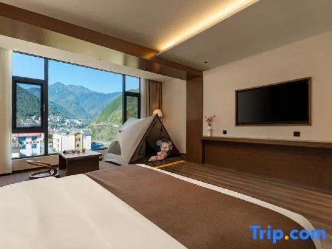 Tent with river view
