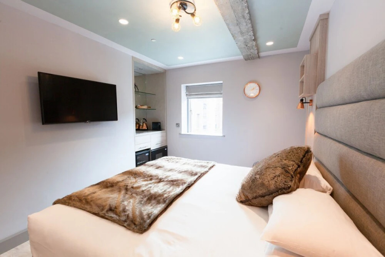 Clarendon Suites